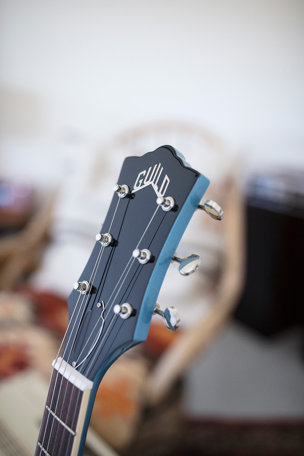 Starfire I DC Pelham Blue head and tuners