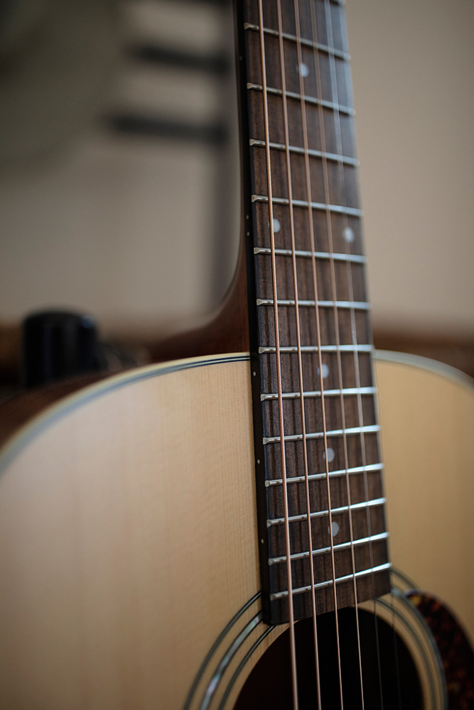 Close-up M-240E Natural neck