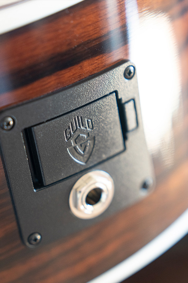 Close-up M-260E Deluxe Edge Burst electronics