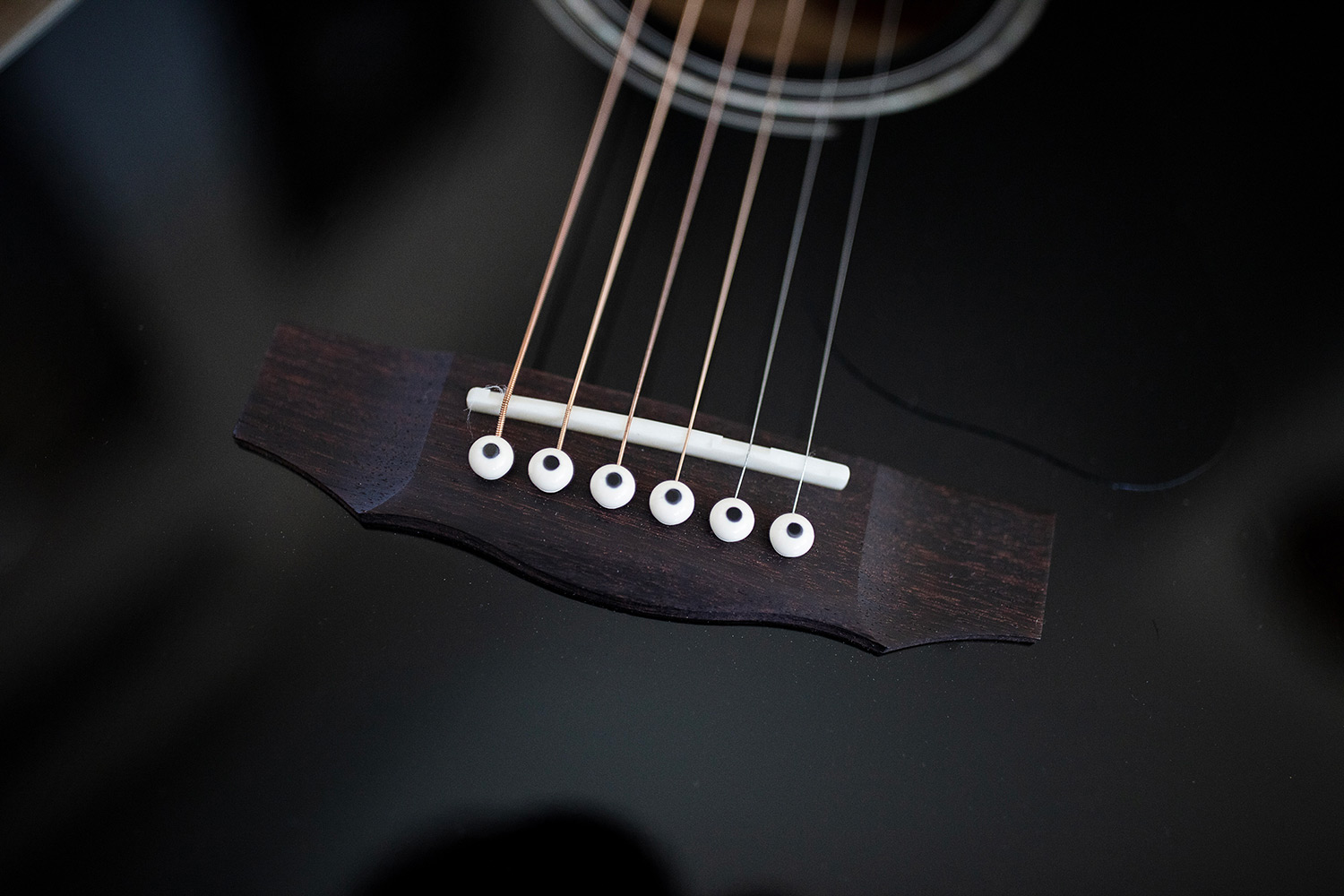 Close up of D-140CE Black Bridge