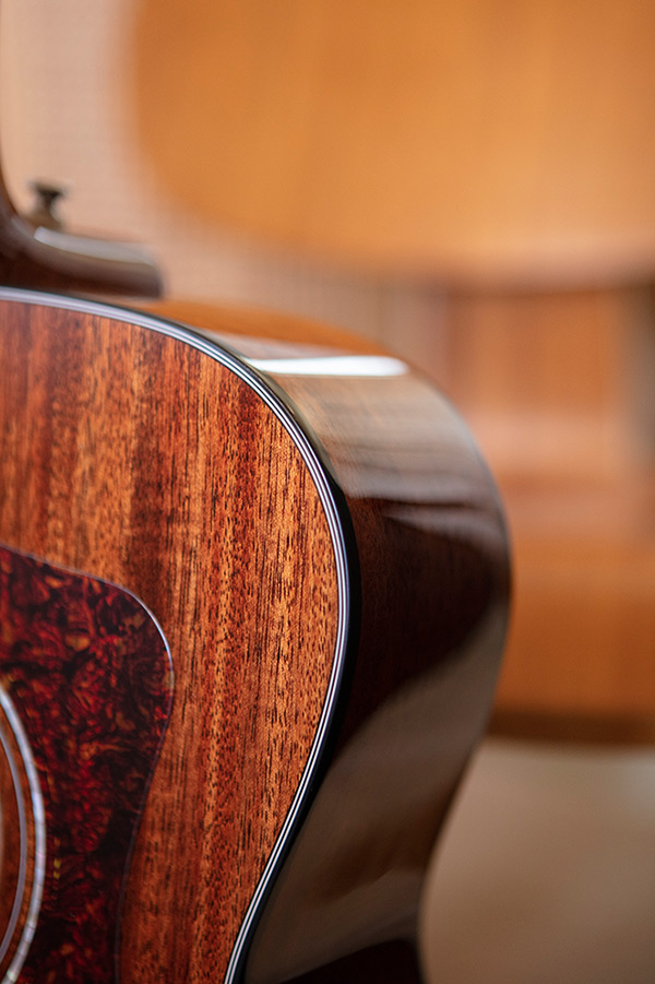 Close up of OM-120 top body curve thumbnail