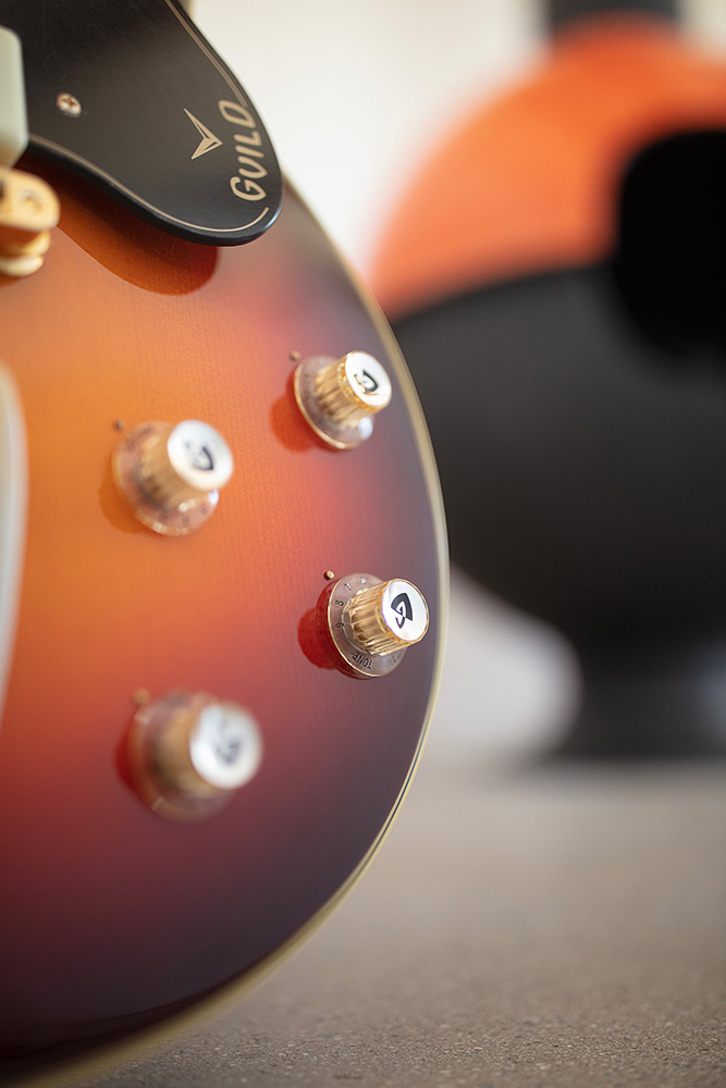 M-75 Aristocrat Antique Sunburst Close-up of Knobs
