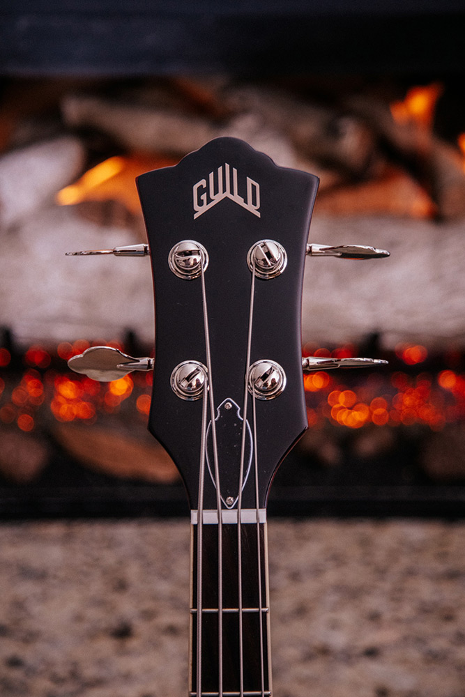 Starfire I close-up of headstock