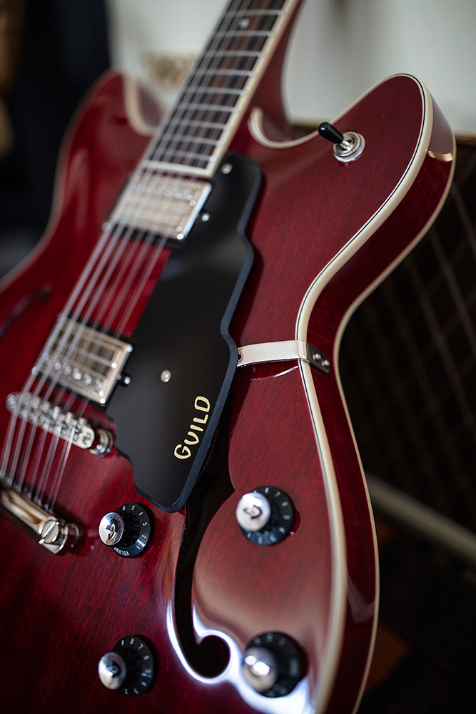 Starfire I-12 body showcasing f-hole and pickguard