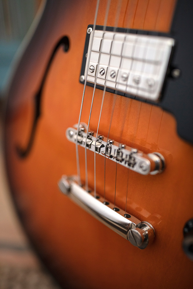 Starfire I SC Antique Burst body view showcasing the bridge and pickups