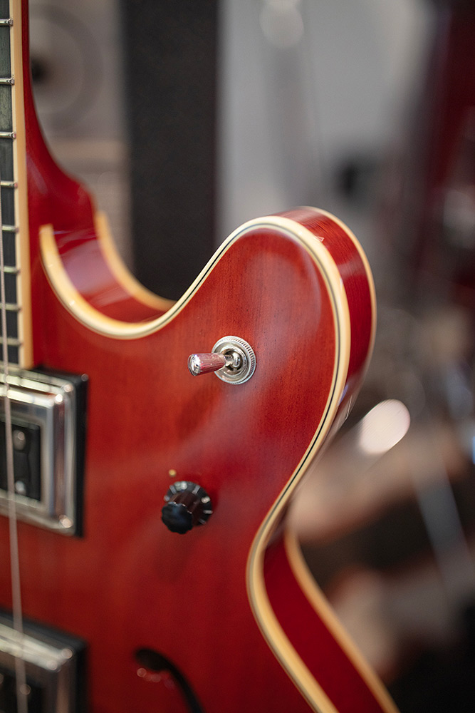 Close-up of Starfire II bass switch