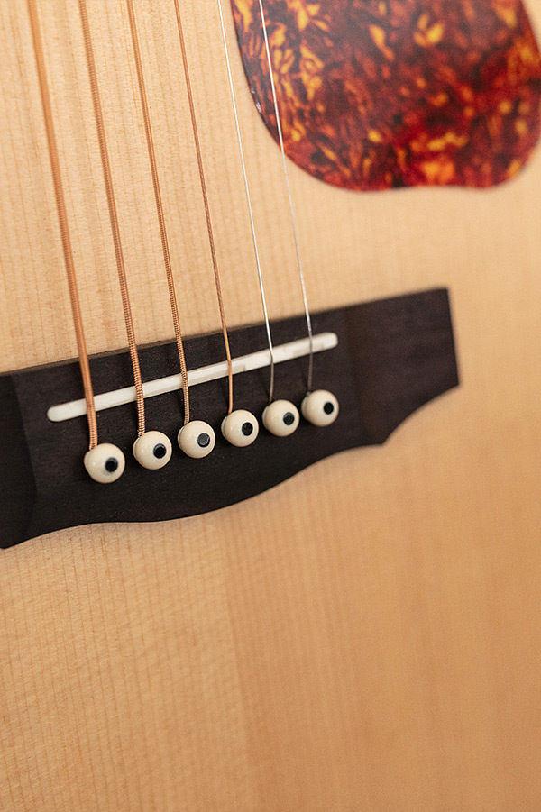Close up of BT-240E Baritone Natural bridge