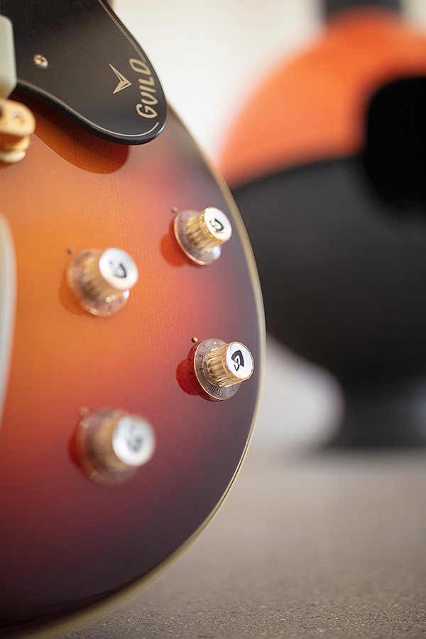 M-75 Aristocrat Antique Sunburst Close-up of Knobs