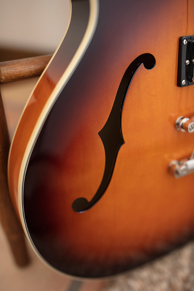 Starfire I SC Antique Burst body view showcasing the f-hole