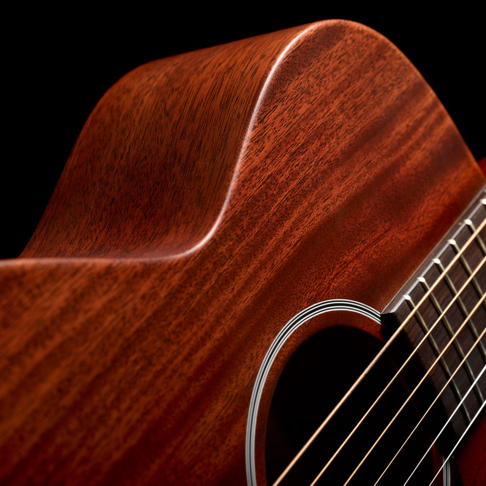 Close-up of M-20 Natural curved shoulder thumb