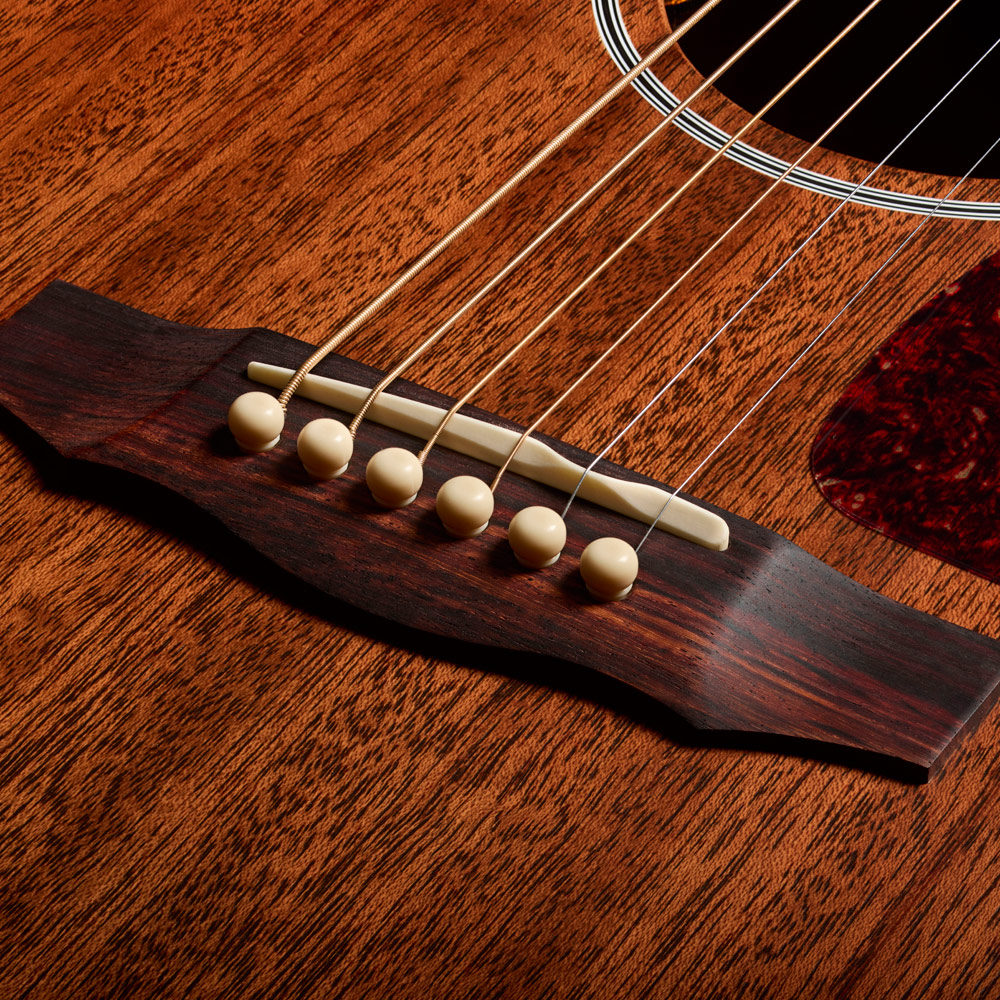 Close-up of D-20 Natural bridge thumb