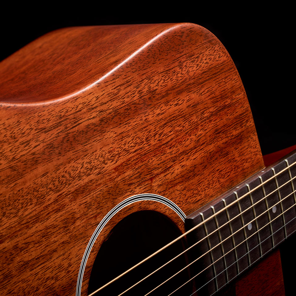 Close-up of D-20 Natural curved shoulder thumb