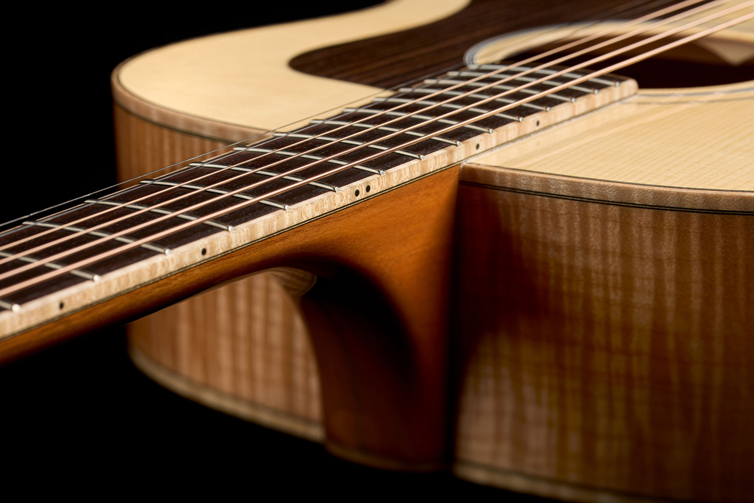 Close-up of VR1 F-40 Au Naturel side of neck and neck heel