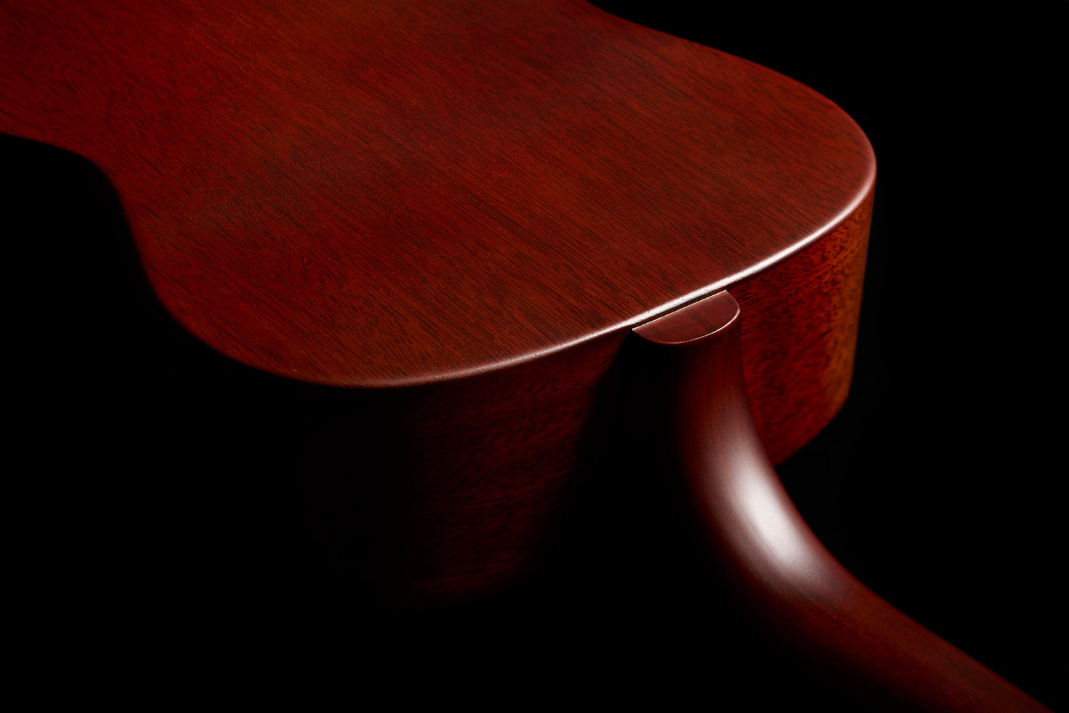 Close-up of M-20 Natural neck heel