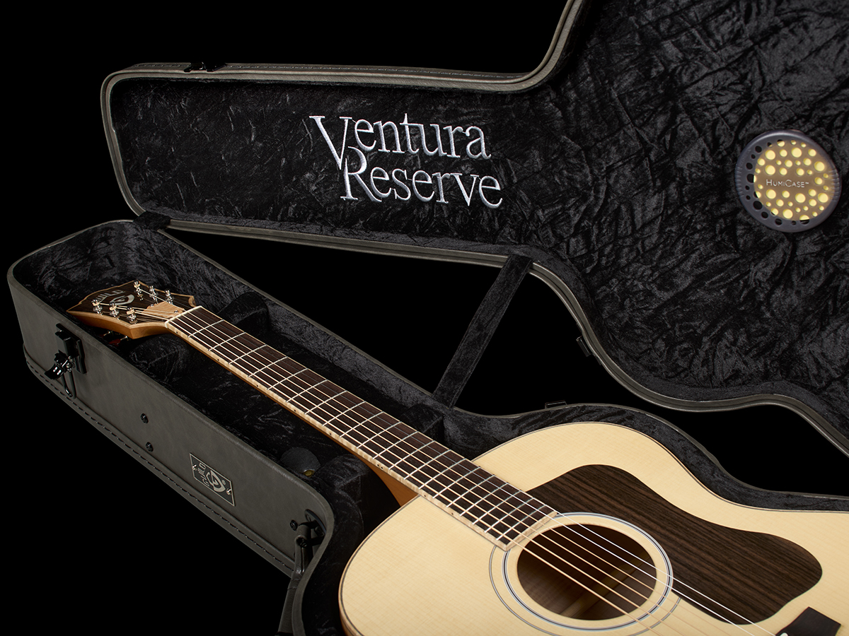 VR1 F-40 Au Naturel inside HumiCase Ventura Reserve hardshell case