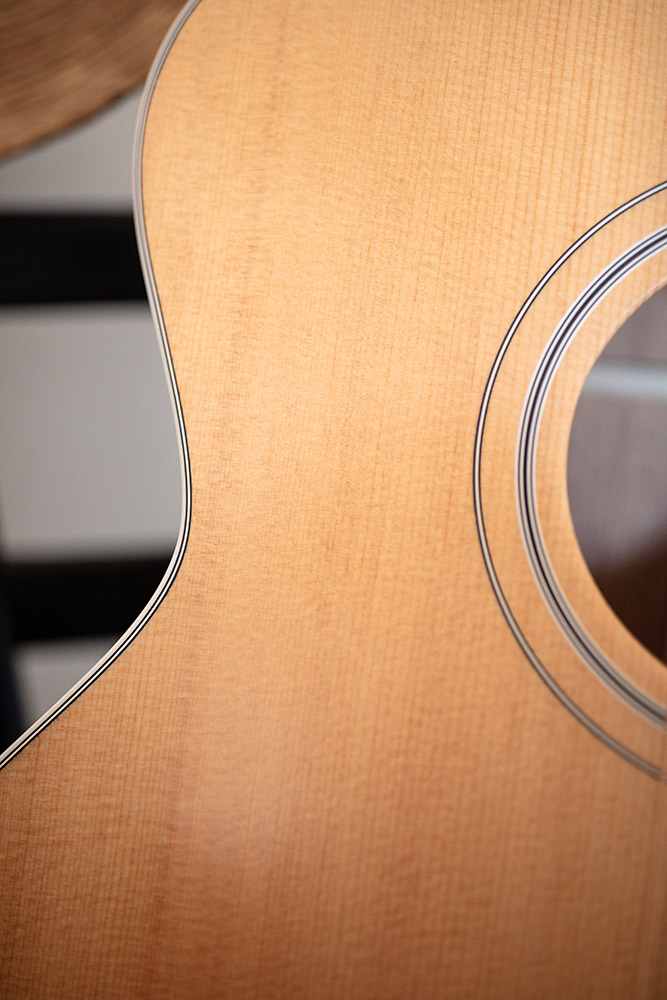 Close-up of F-40 Standard Natural binding