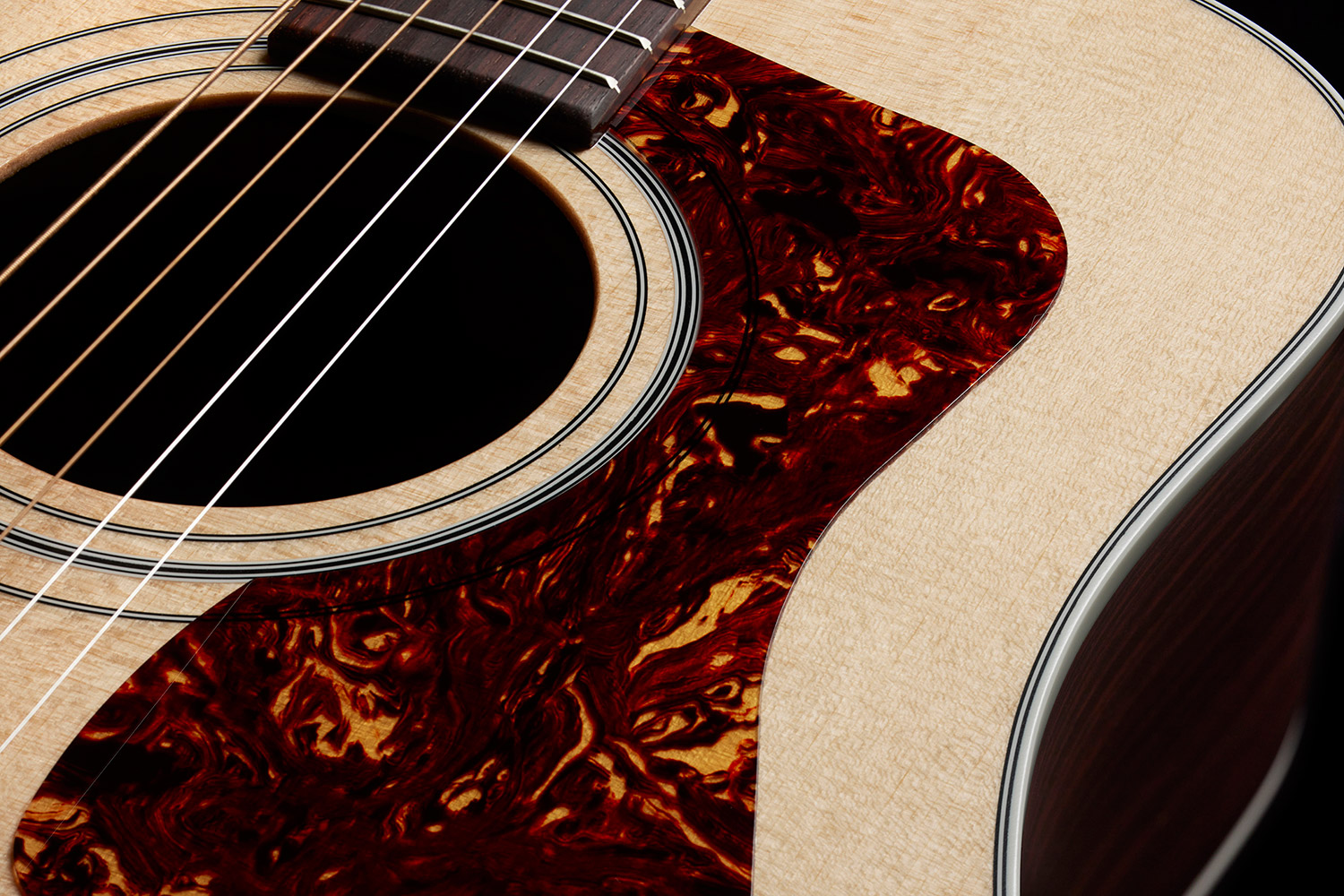 Close-up D-50 Standard Natural soundhole