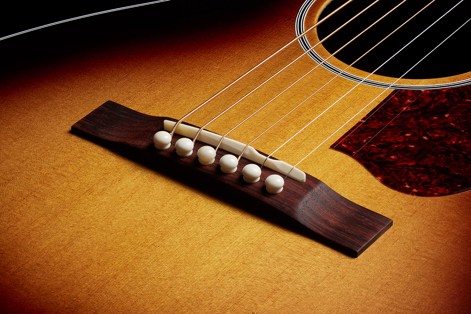 Close-up of the M-50 Standard Antique Burst bridge