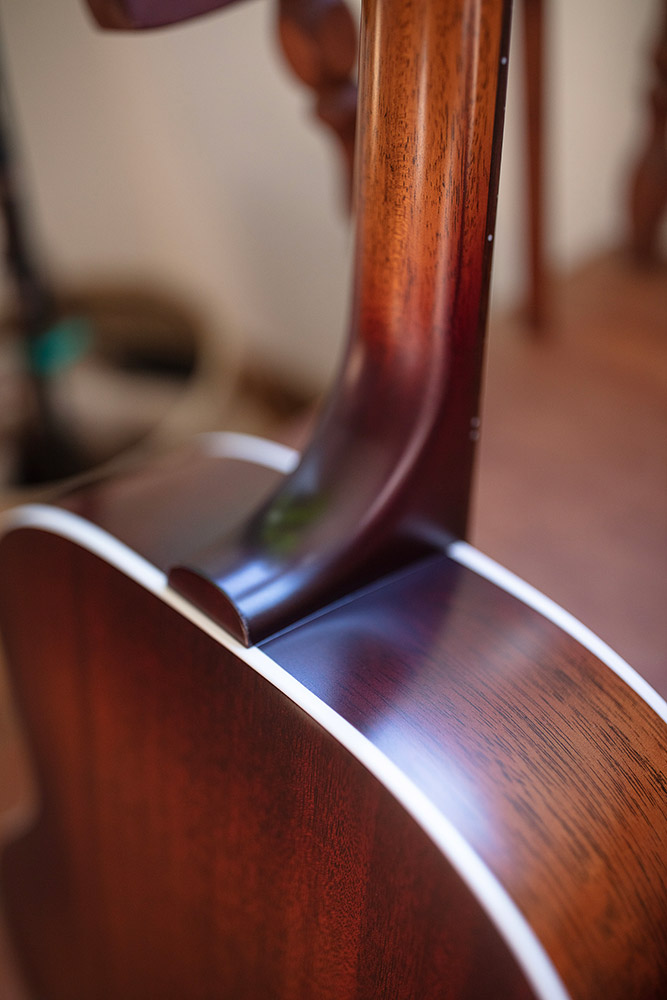 Close-up of F-40 Standard Pacific Sunset Burst heel