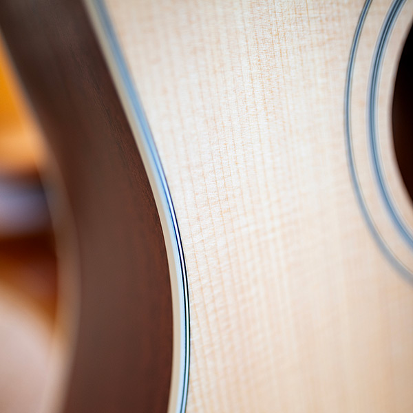 Close up of D-40 Standard Natural body binding thumbnail