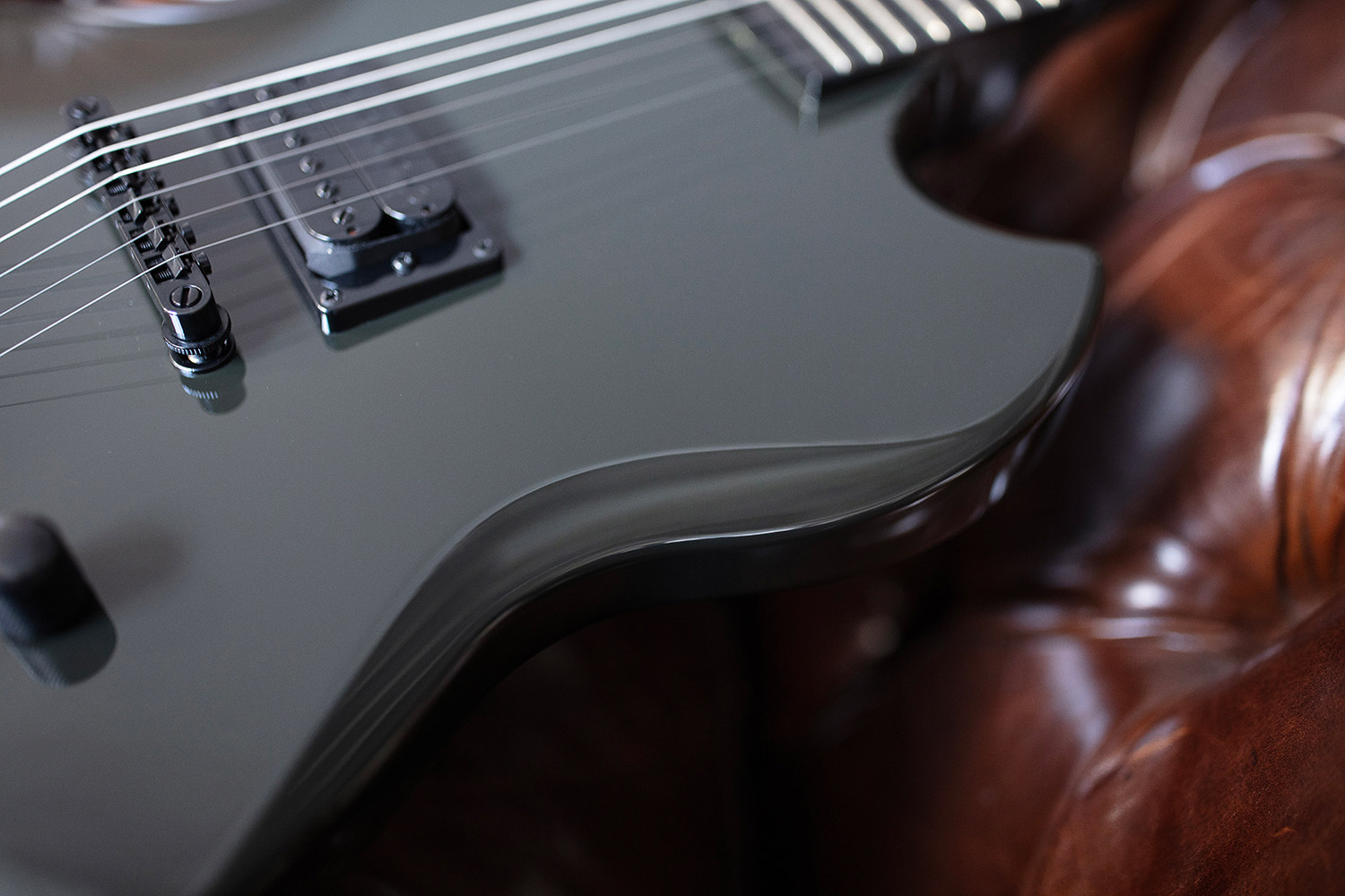 Close-up Polara Night Edition Tungsten pickup