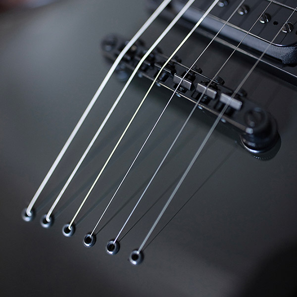 Close-up Polara Night Edition Tungsten bridge thumb