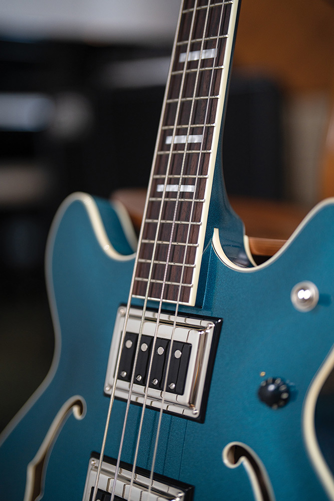 Close-up Starfire Deluxe Bass Teal the Deal