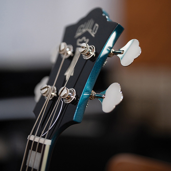 Close-up of Starfire Deluxe Bass Teal the Deal thumb